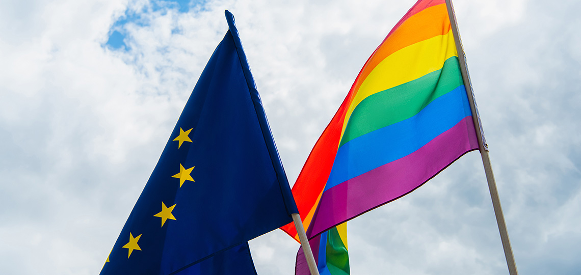 Banderas de la Unión Europea y LGTB