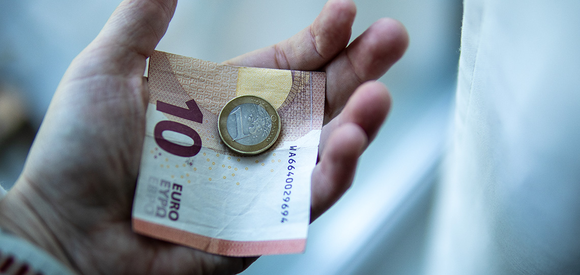 Euros sobre mano