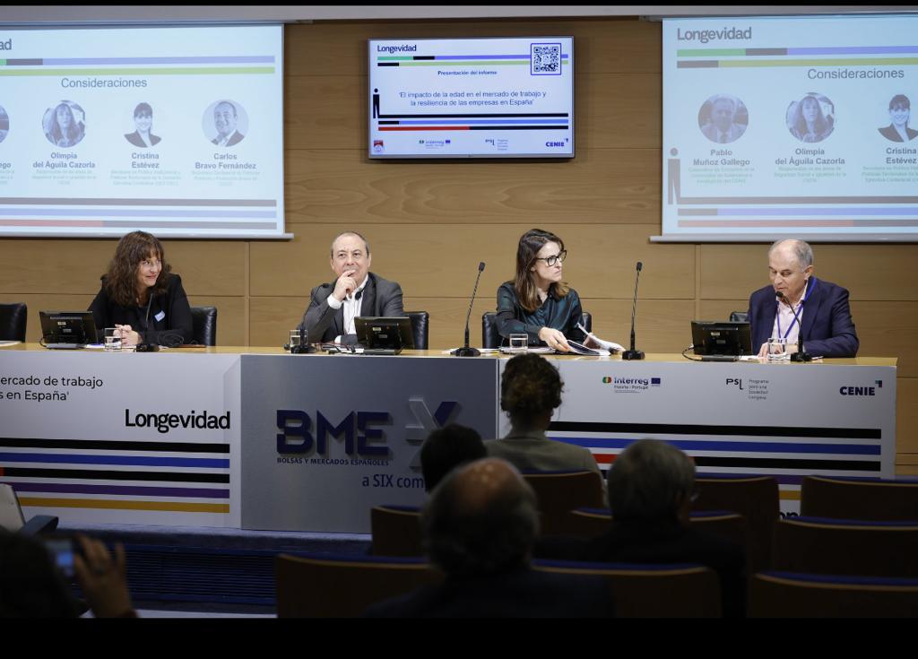 Cristina Estévez interviene en una asamblea en Castilla y León