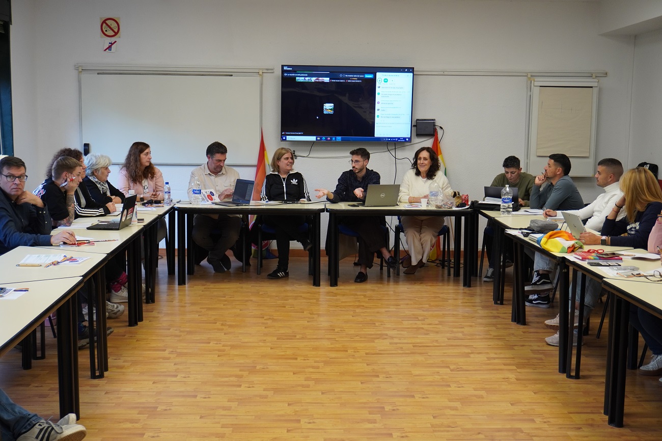 UGT reúne a su coordinadora LGTBI