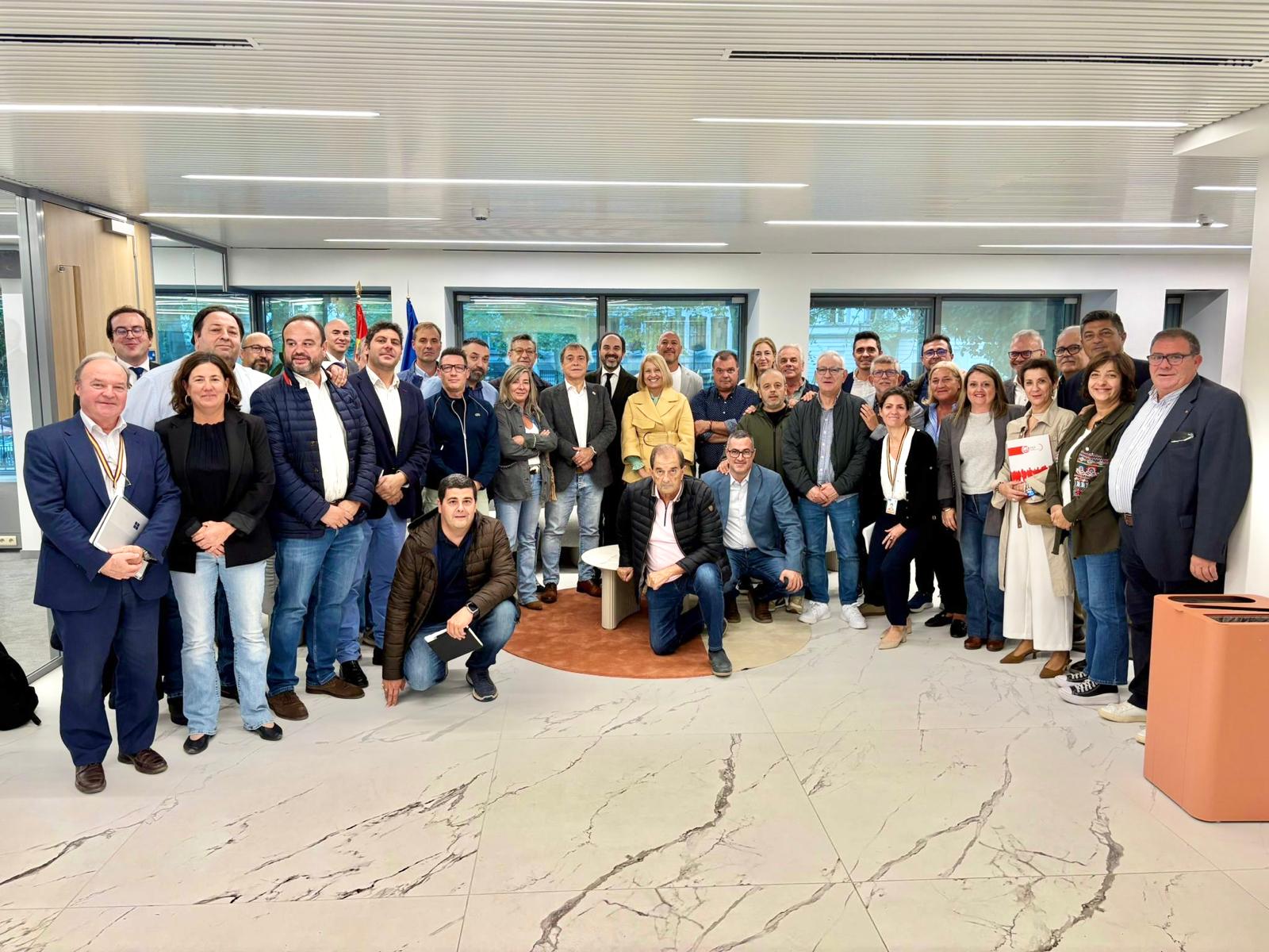 Reunión mantenida entre el Embajador de la REPER y la delegación de FICA