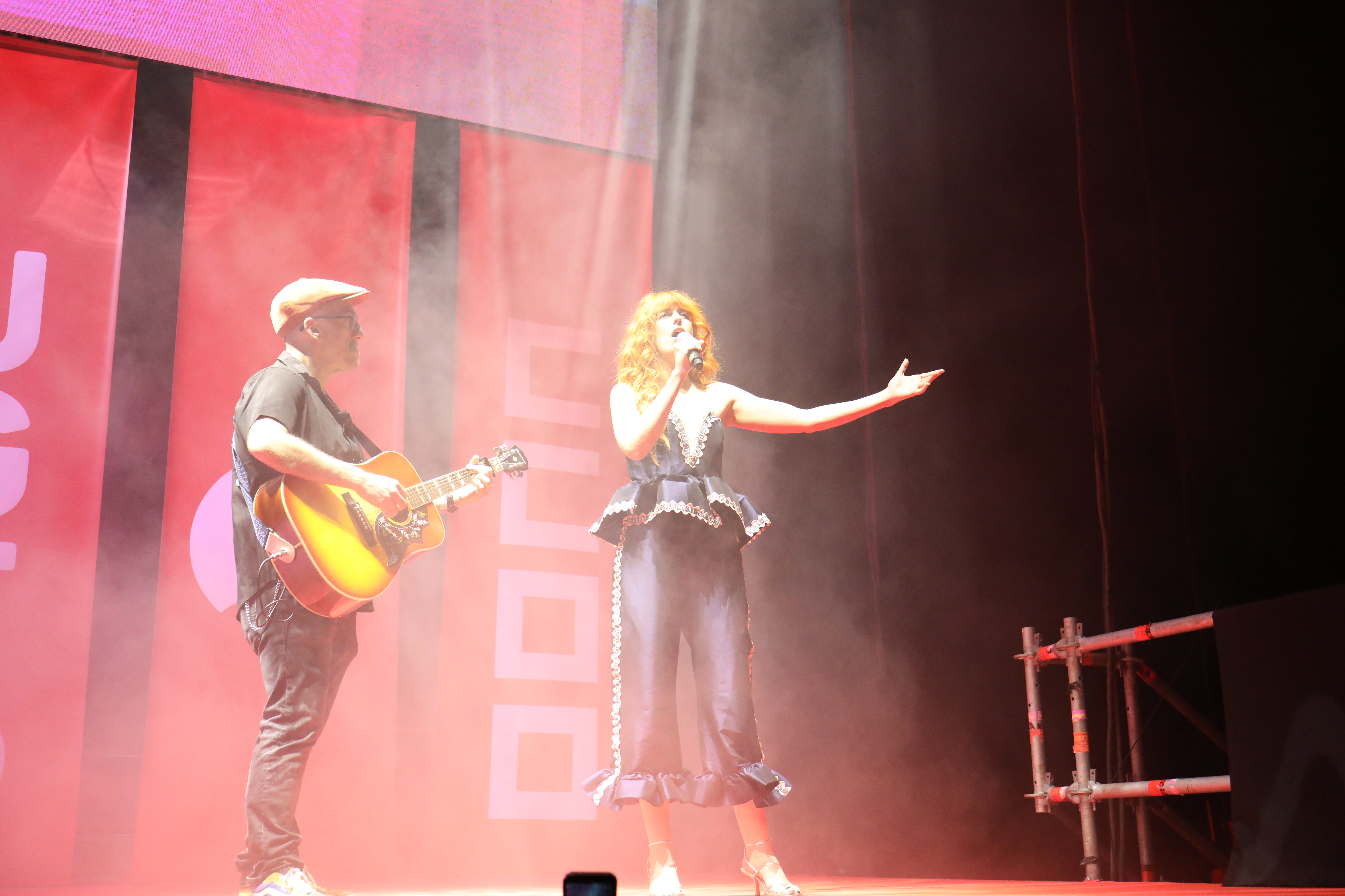 18. María Valle Roso interpreta el himno minero "En el pozo María Luisa".