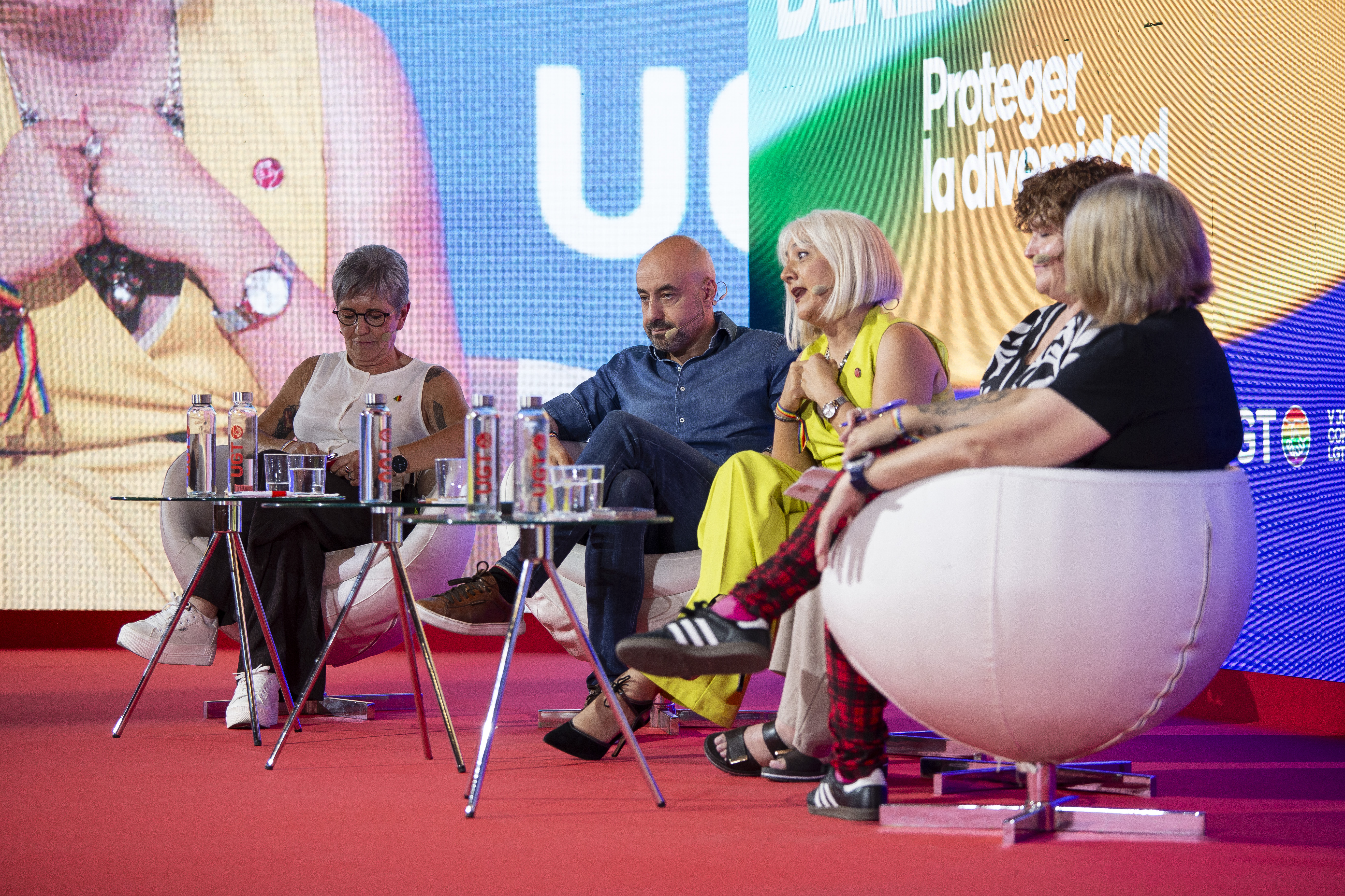 29. Mesa: Recortes y retrocesos. El sindicalismo como respuesta frente a la discriminación de la extrema derecha. Patro Sánchez, secretaria general de UGT Extremadura; Óscar Lobo, secretario general de UGT Castilla y León; Paqui Sánchez, secretaria general de UGT Región de Murcia; Susana Huertas, secretaria general de UGT Madrid y Miriam Guijarro, vicecoordinadora de Organización y Territorios Área LGTBI UGT.