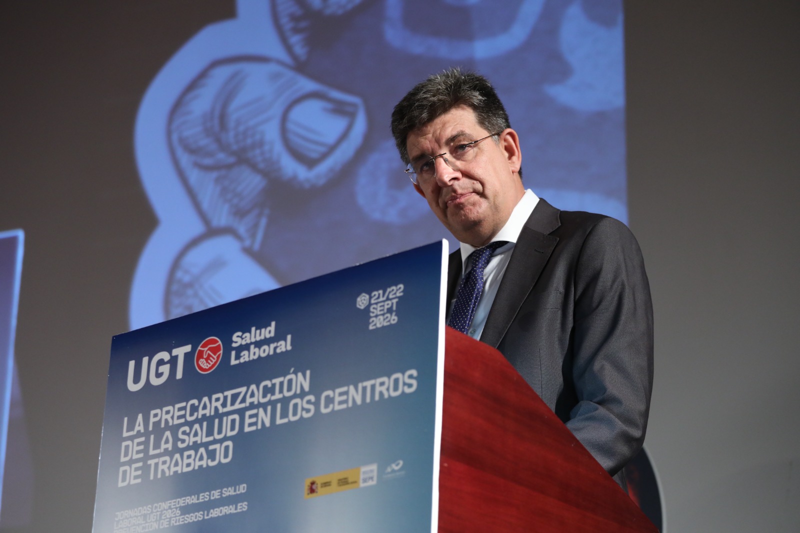 2. A continuación interviene, Carmelo García Pérez, rector de la Universidad de Alcalá.