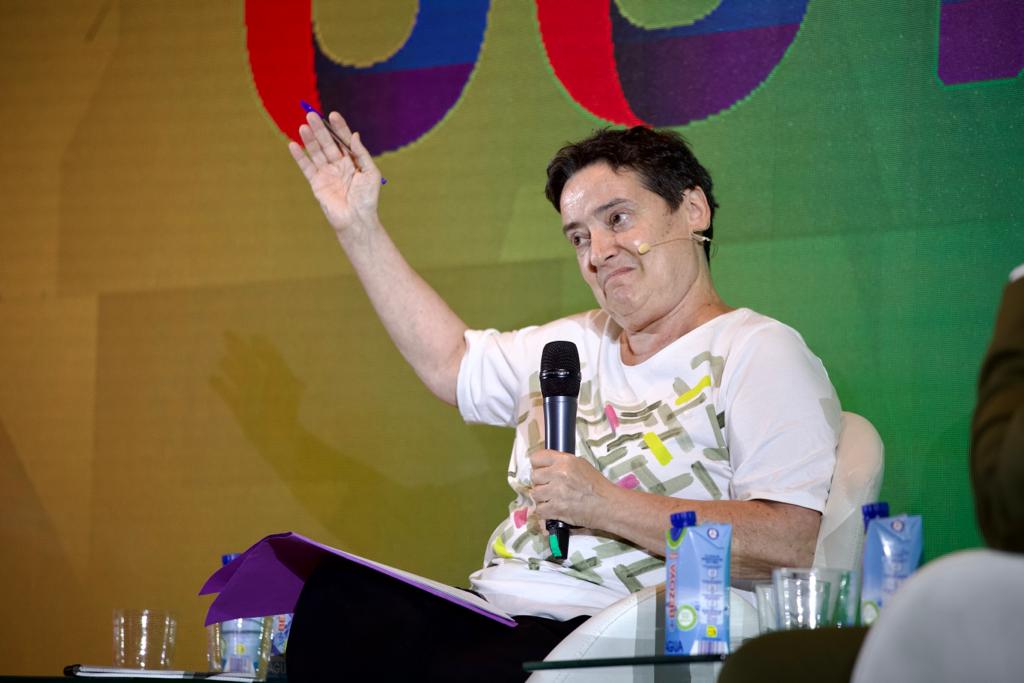 María Teresa García en la mesa de debate
