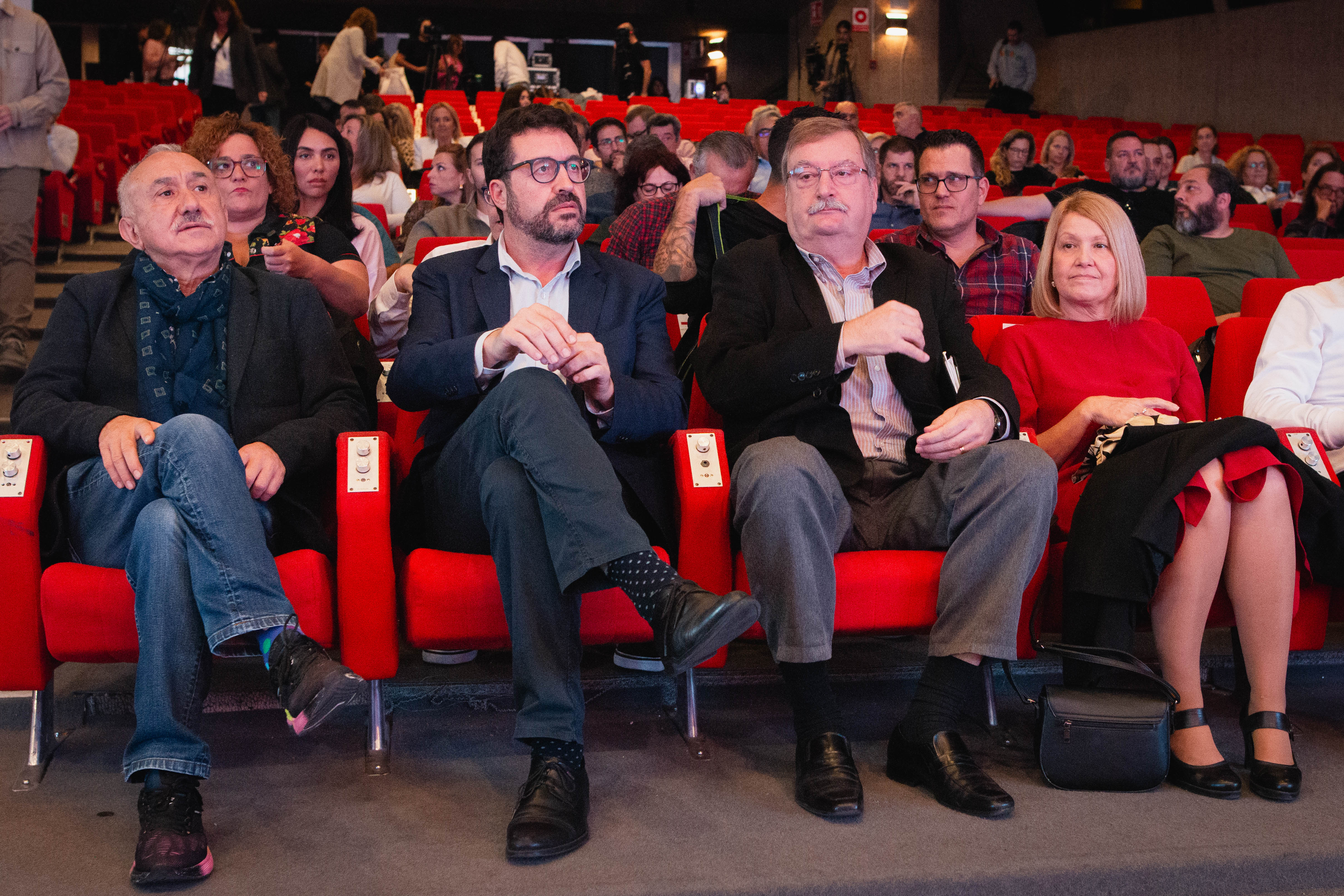Pepe Álvarez junto al secretario de Estado de Empleo y Economía Social y otros ponentes
