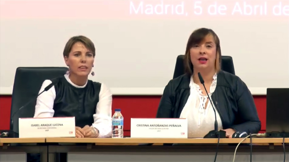 Isabel Araque y Cristina Antoñanzas durante la apertura de la jornada jurídica sobre acoso sexual en el trabajo
