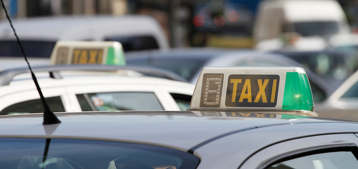 Taxi en tráfico